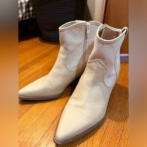 Universal Thread Cream Western Booties